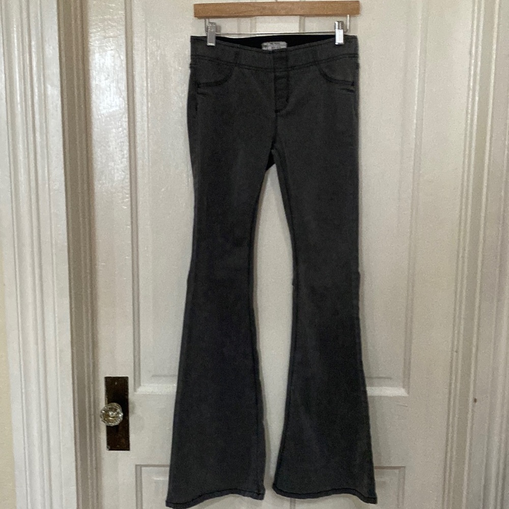 Free People Dark Gray Weathered Denim Pull On Flares S30-Never Worn!